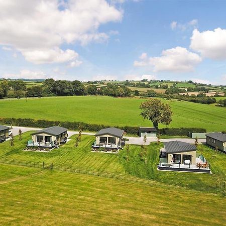 Midsomer Lodges Pilton Exterior foto