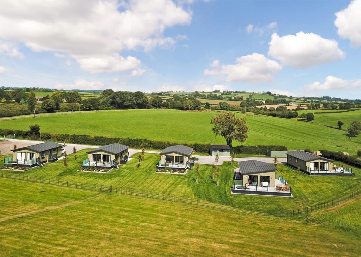 Midsomer Lodges Pilton Exterior foto