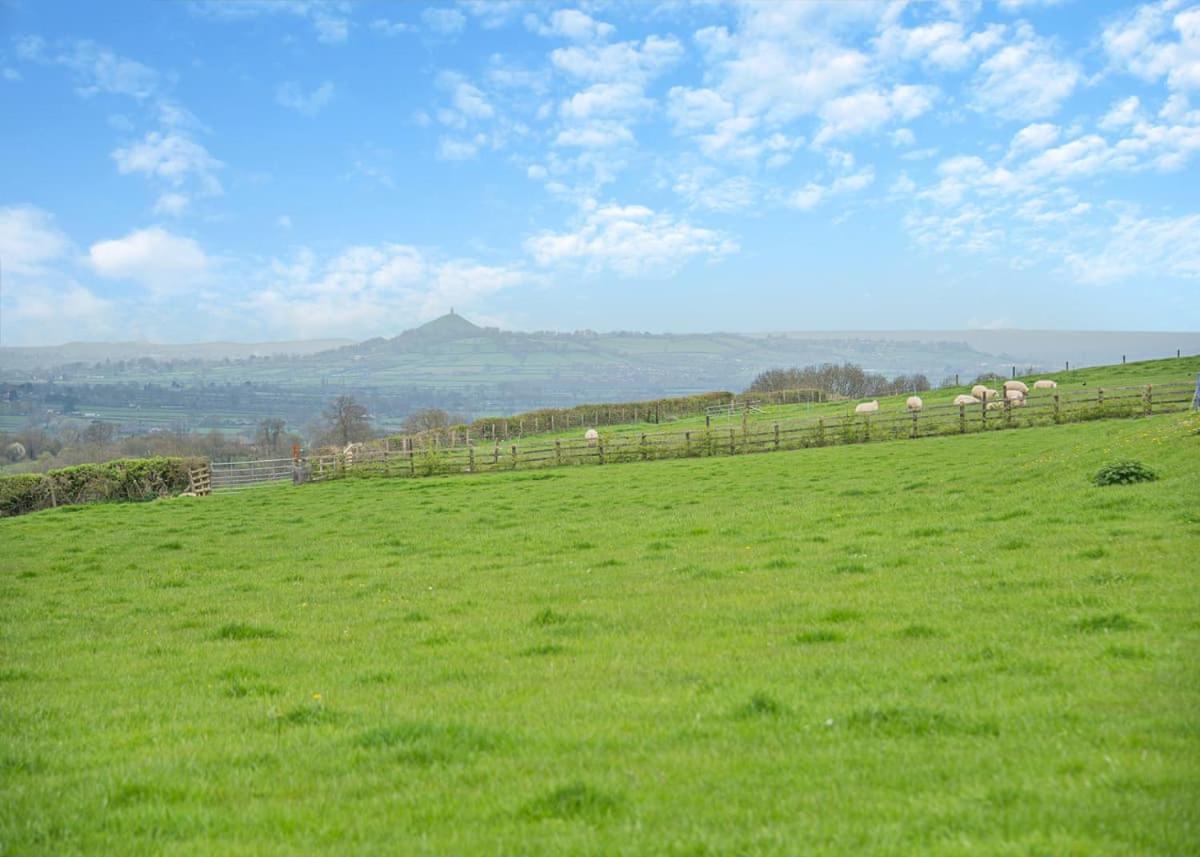 Midsomer Lodges Pilton Exterior foto